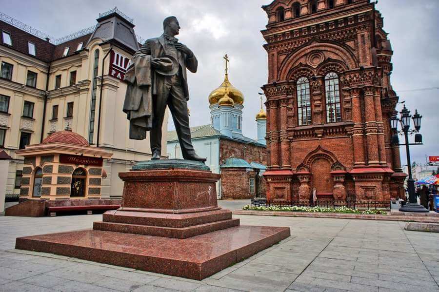 памятник Фёдору Шаляпину